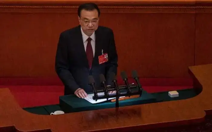 Хитойнинг собиқ бош вазири Ли Кэцян вафот этди