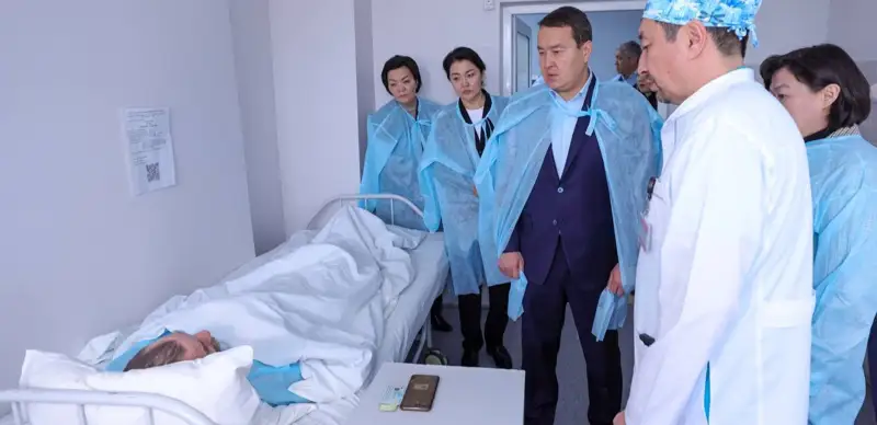 Премьер-министр РК посетил горняков, пострадавших на шахте Костенко