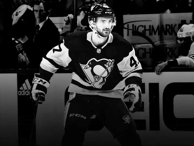 Американский хоккеист Адам Джонсон