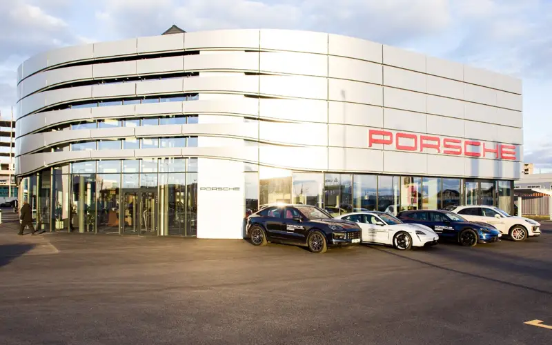 дилерский центр Porsche Centre Astana