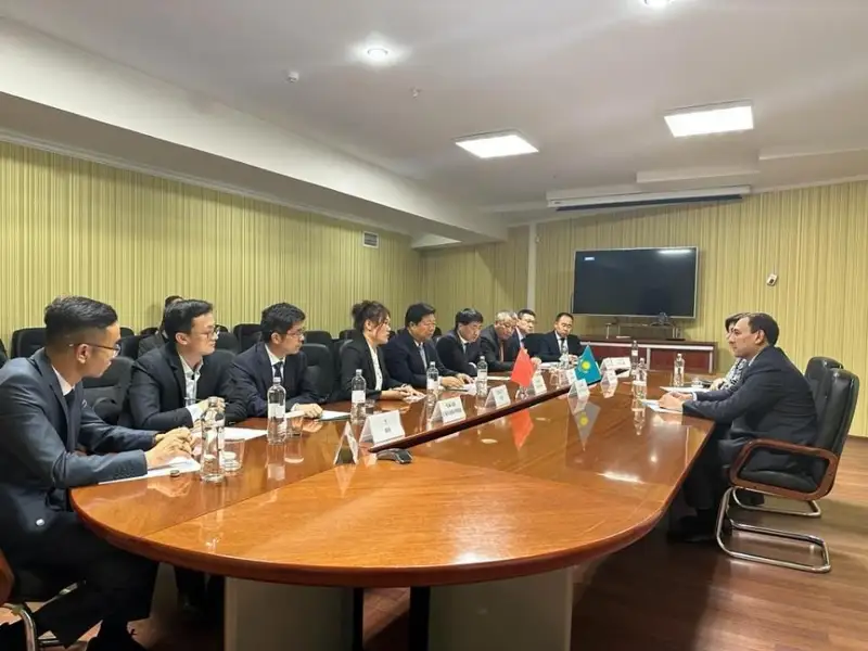 文化和信息部副部长会见西安市委书记