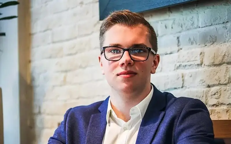 За нацистское приветствие арестовали политика в Германии