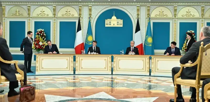 Қозоғистон ва Франция расмий делегациялари аъзолари қатор ҳужжатларни имзоладилар