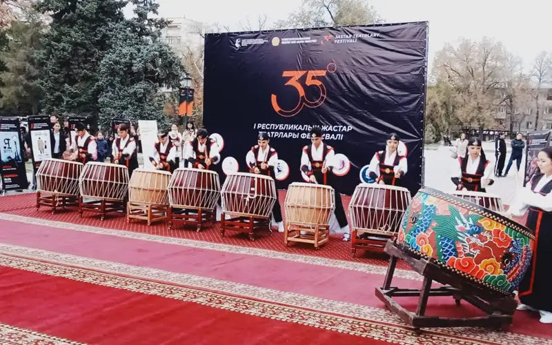 تەاترلار فەستيۆالى