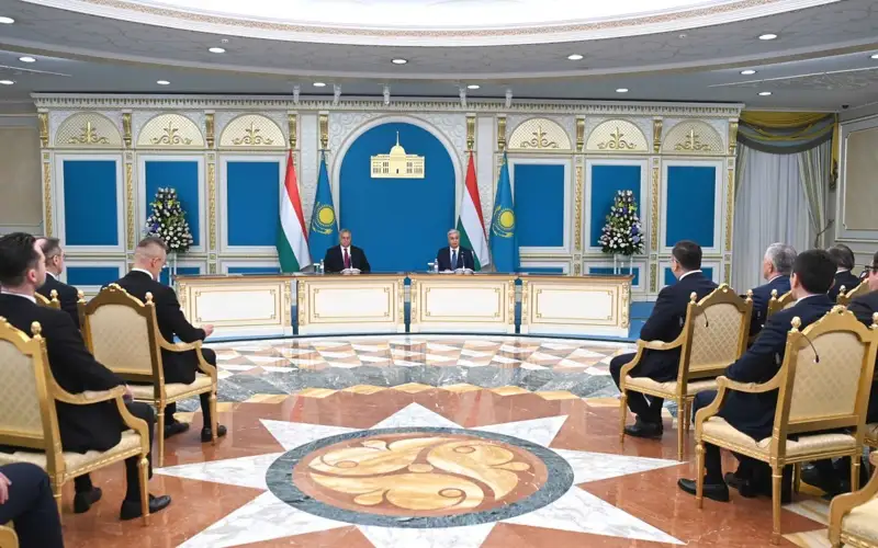 Касым-Жомарт Токаев и Виктор Орбан провели брифинг для представителей СМИ