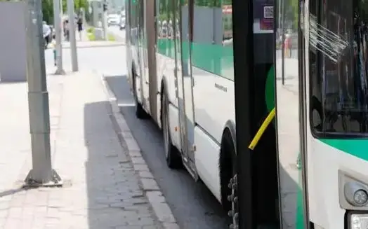 Автобус сбил пешехода в Астане