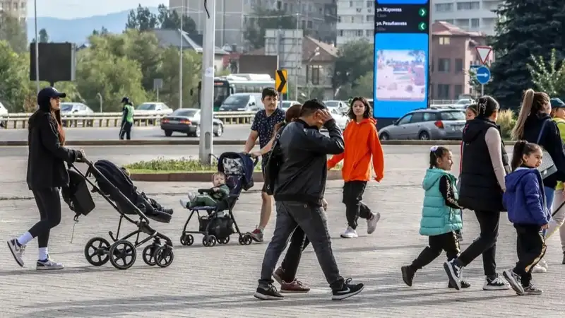 قازاقستاندىقتاردىڭ 45 پايىزى ەكى تىلدە سويلەيدى