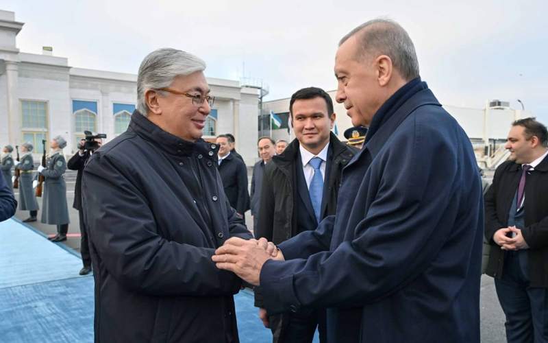 Реджеп Тайип Эрдоган подарил Касым-Жомарту Токаеву турецкий электромобиль TOGG