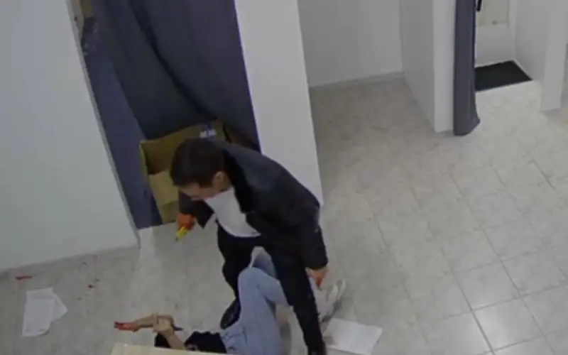  Taldyqorǵanda er adam súıiktisiniń tamaǵyn osyp jibergen