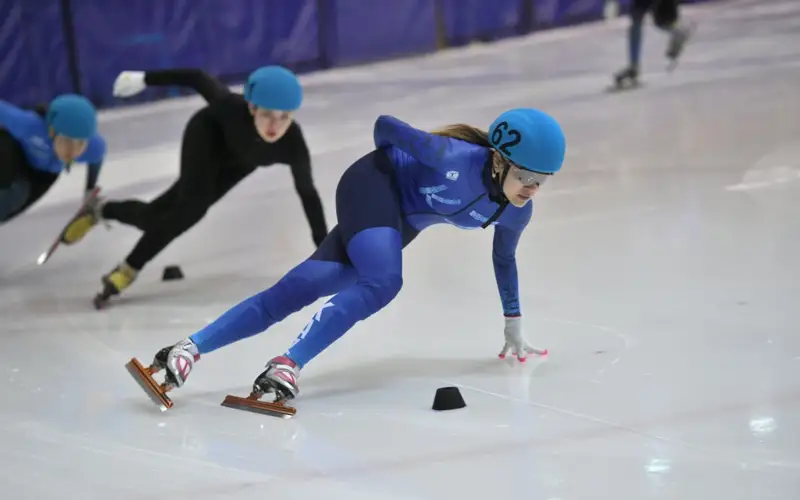 Команда Казахстана по шорт-треку стала третьей на турнире четырех континентов