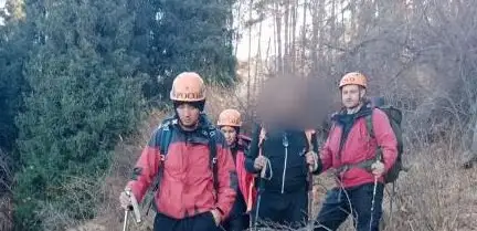 турист в горах