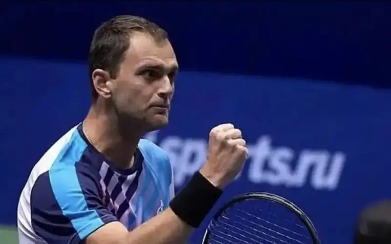 Александр Недовесов Болгариядаги мусобақанинг чорак финалига йўлланма олди