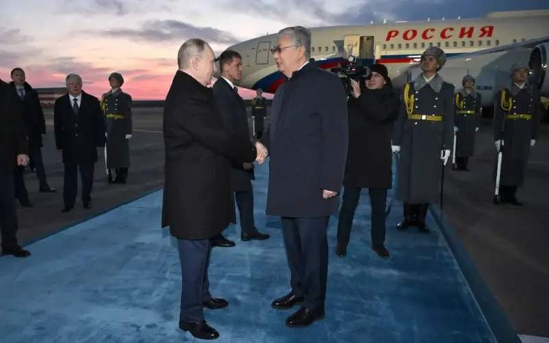 Kassym-Jomart Tokayev greets Vladimir Putin at Astana Airport