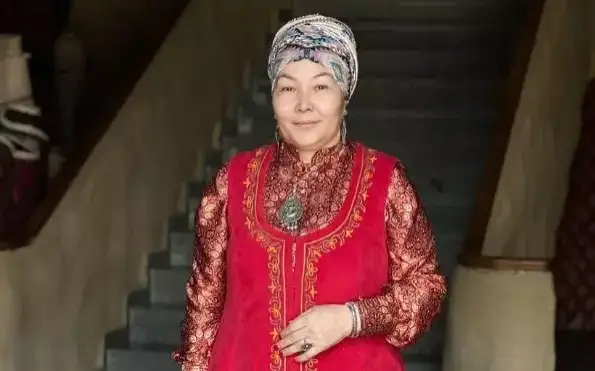 بۇلبۇل كاپ قىزى