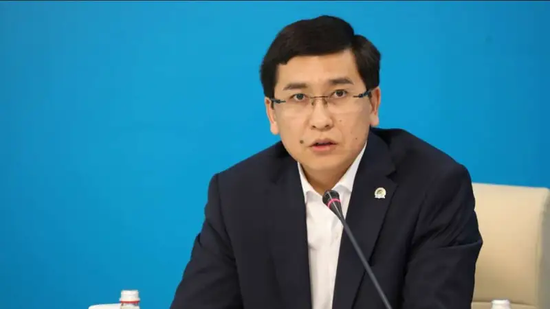 Асхат Аймағамбетов ресейлік педагогтерді қазақстандық мектептерге тарту туралы ұсынысқа пікір білдірді 