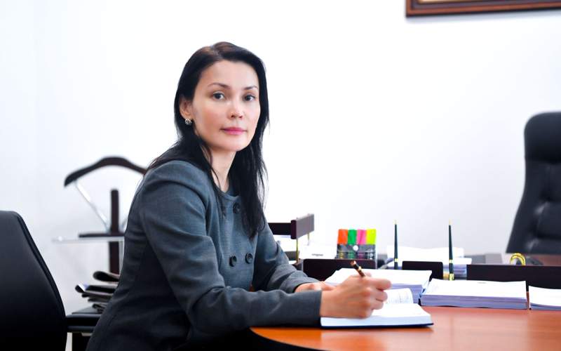 Сенатор Ляззат Рысбекова Сенатор Ляззат Рысбекова
