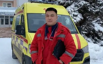 Попавшего под поезд жителя ЗКО спасли врачи