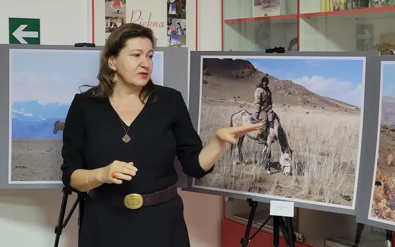 Влюбленная в Абая и Казахстан: в Астане открылась фотовыставка польской путешественницы 