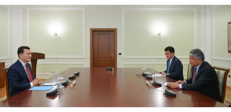 Ерлан Карин  встретился с генеральным секретарём ТЮРКСОЙ