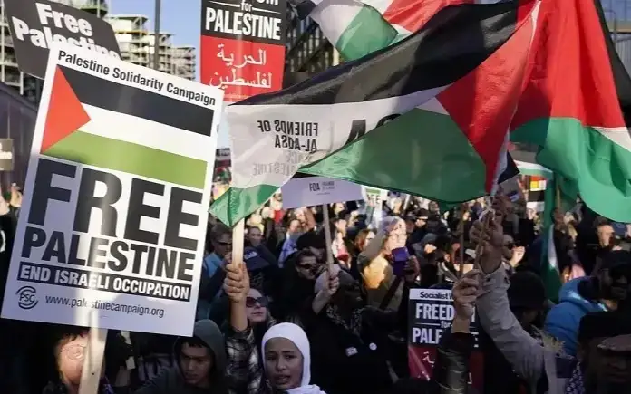 Brıýsselde Palestınany qoldaǵan 20 myńnan astam adam Eýropalyq sherýge shyqty