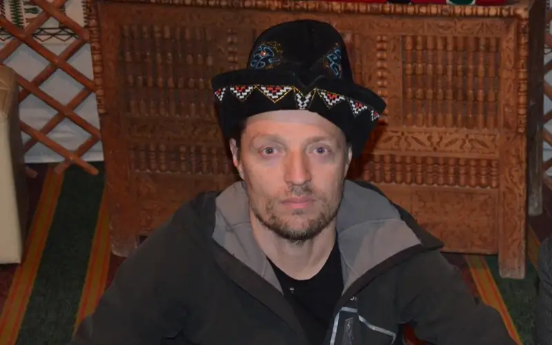 ءداۋىت شومپاي قارا