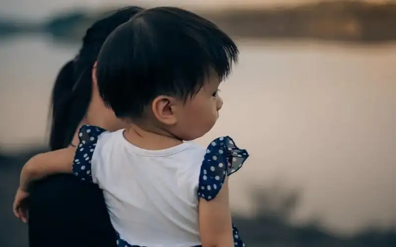 женщина с ребенком 