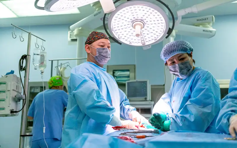 Байланыстағы минет қарлығаштағы түнгі сессия