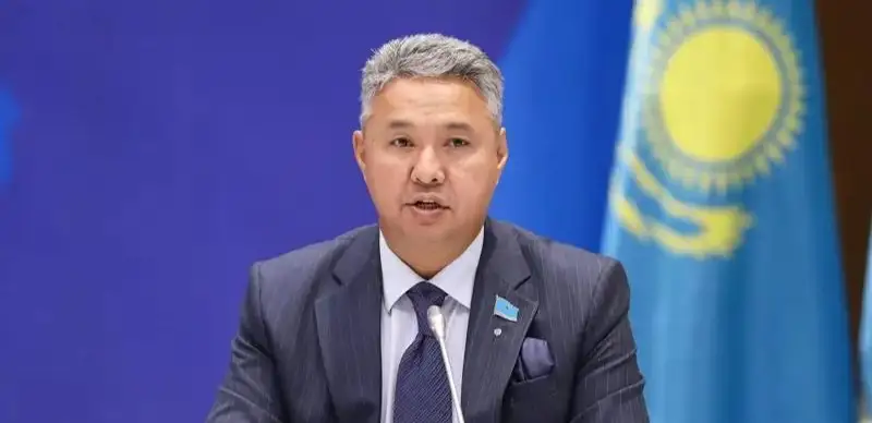 Азат Перуашев