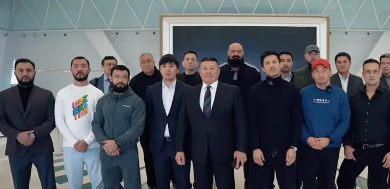 Казахстанские мужчины запустили челлендж против бытового насилия 