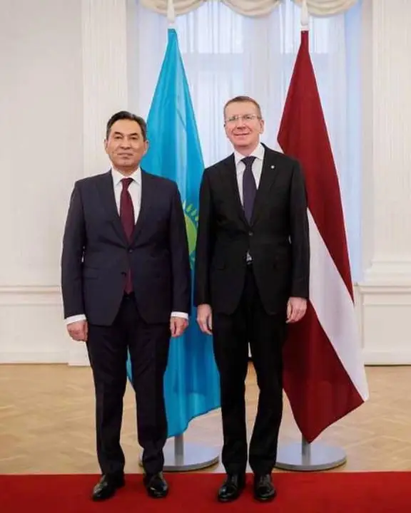 Kazakh Ambassador presents credentials to Latvian President