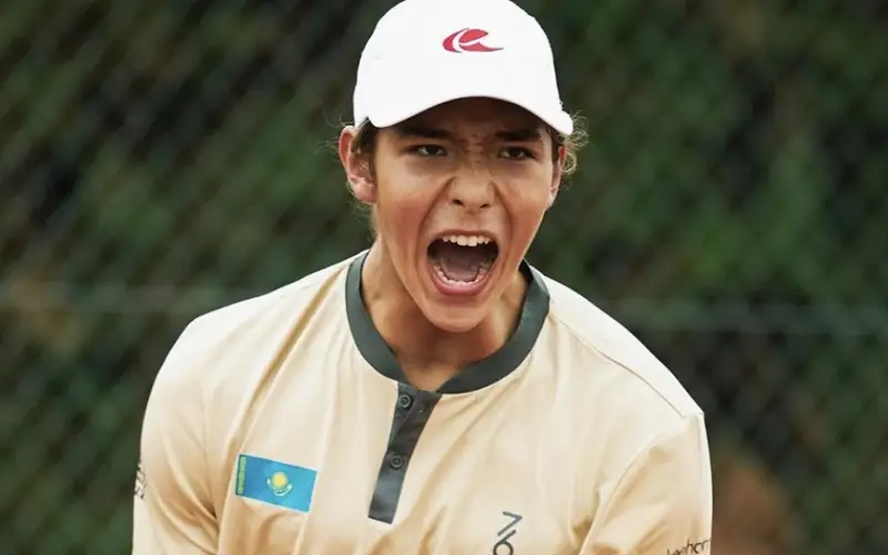 Амир Омарханов