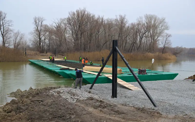 понтонный мост