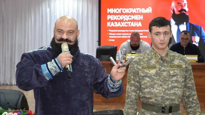 силач-рекордсмен