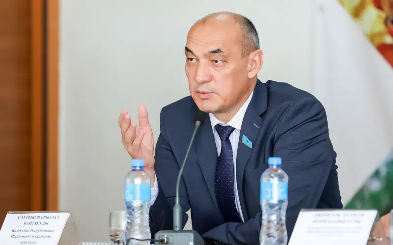 Ерболат Саурықов