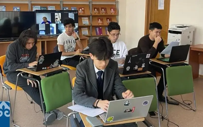 哈萨克斯坦学生在国际天文奥林匹克竞赛获得佳绩