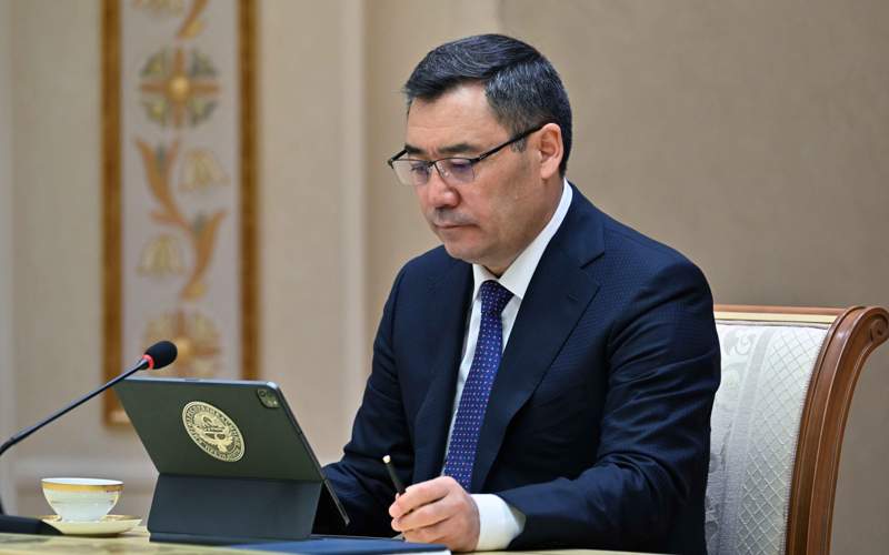 Садыр Жапаров Садыр Жапаров