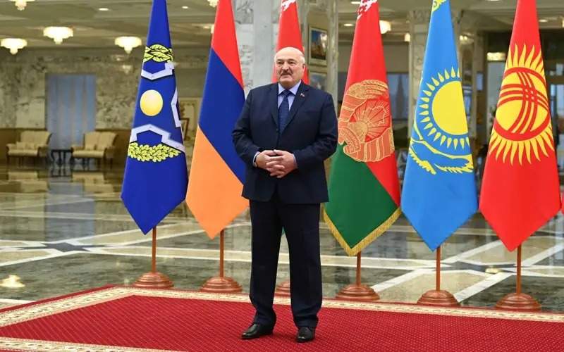 Қасим-Жомарт Тоқаев Минскдаги Мустақиллик саройига борди Лукашенко