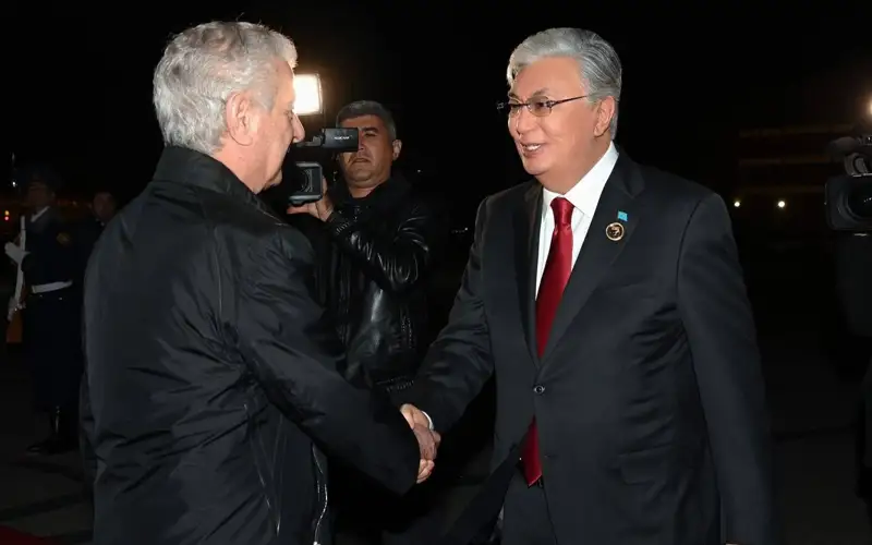 Рабочий визит Президента Казахстана в Баку завершен 