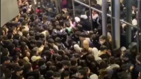 фанаты Jah Khalib устроили давку в Ташкенте 