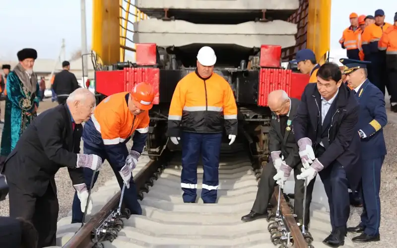 Construction of Darbaza-Maktaaral railroad line launched in Turkistan region