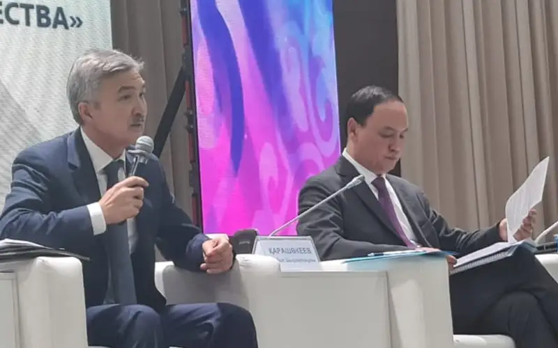 Доверенности на проживание детей в чужих семьях выдавали жамбылские нотариусы