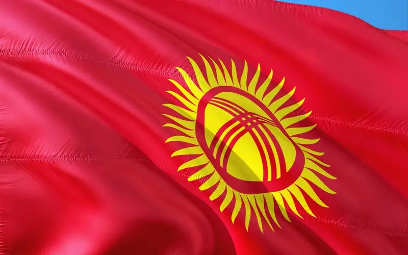 Қирғизистон парламентининг тасвир қўмитаси мамлакат байроғини ўзгартириш тўғрисидаги қонун лойиҳасини маъқуллади