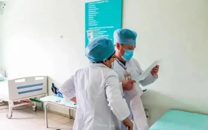 Mektepte bomba baryn habarlaǵan atyraýlyq psıhıatrııalyq stantsıonarǵa jatqyzyldy
