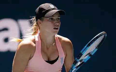 Юлия Путинцева  с победы стартовала на турнире в Санкт-Петербурге