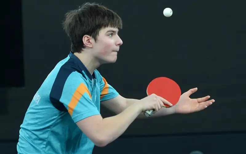  Алан Курмангалиев вышел в 1/8 финала молодежного ЧМ по настольному теннису