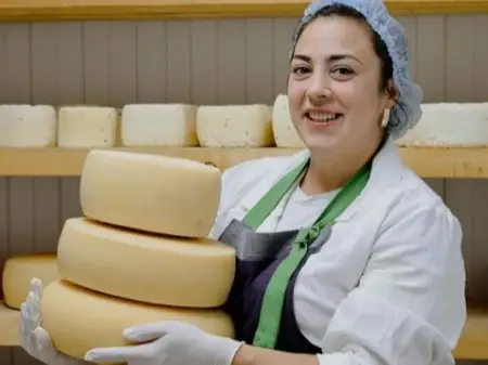Около 20 сортов сыра производит жительница Петропавловска