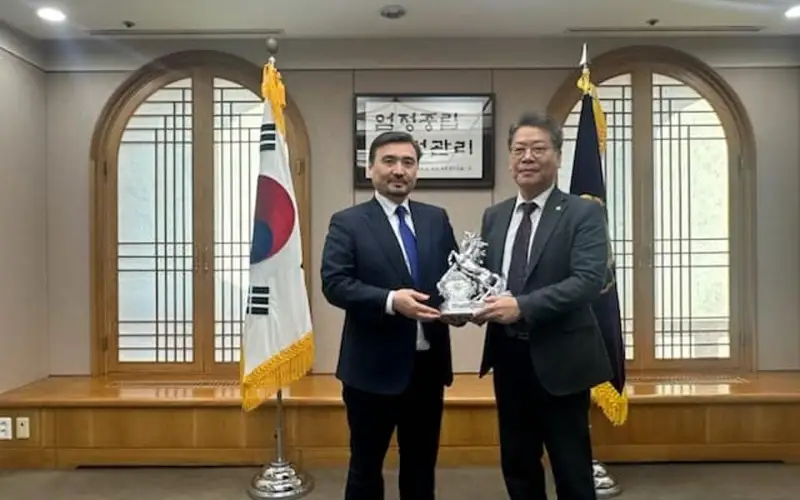 哈萨克斯坦大使会见韩国国家选举委员会秘书长