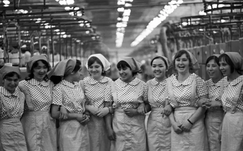  Прядильщицы АХБК г. Алма-Ата, 1976 год