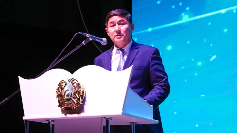 азамат есқараев