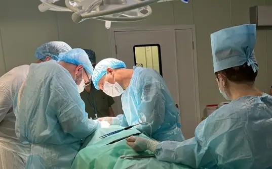 операция врачи